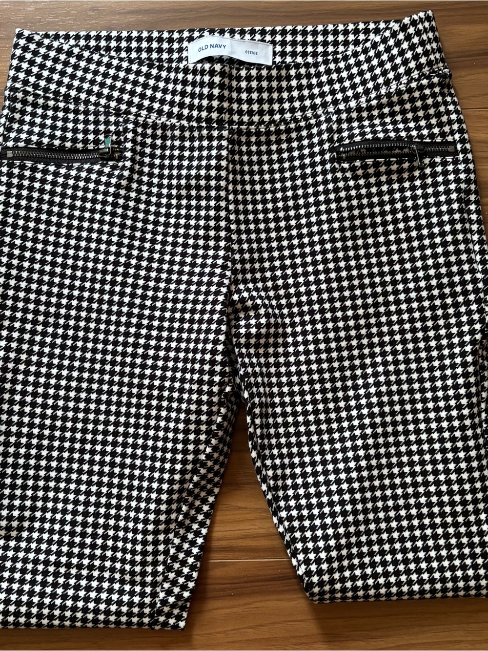 Old Navy Black & White Houndstooth Ponte Leggings with Faux Zip Pockets